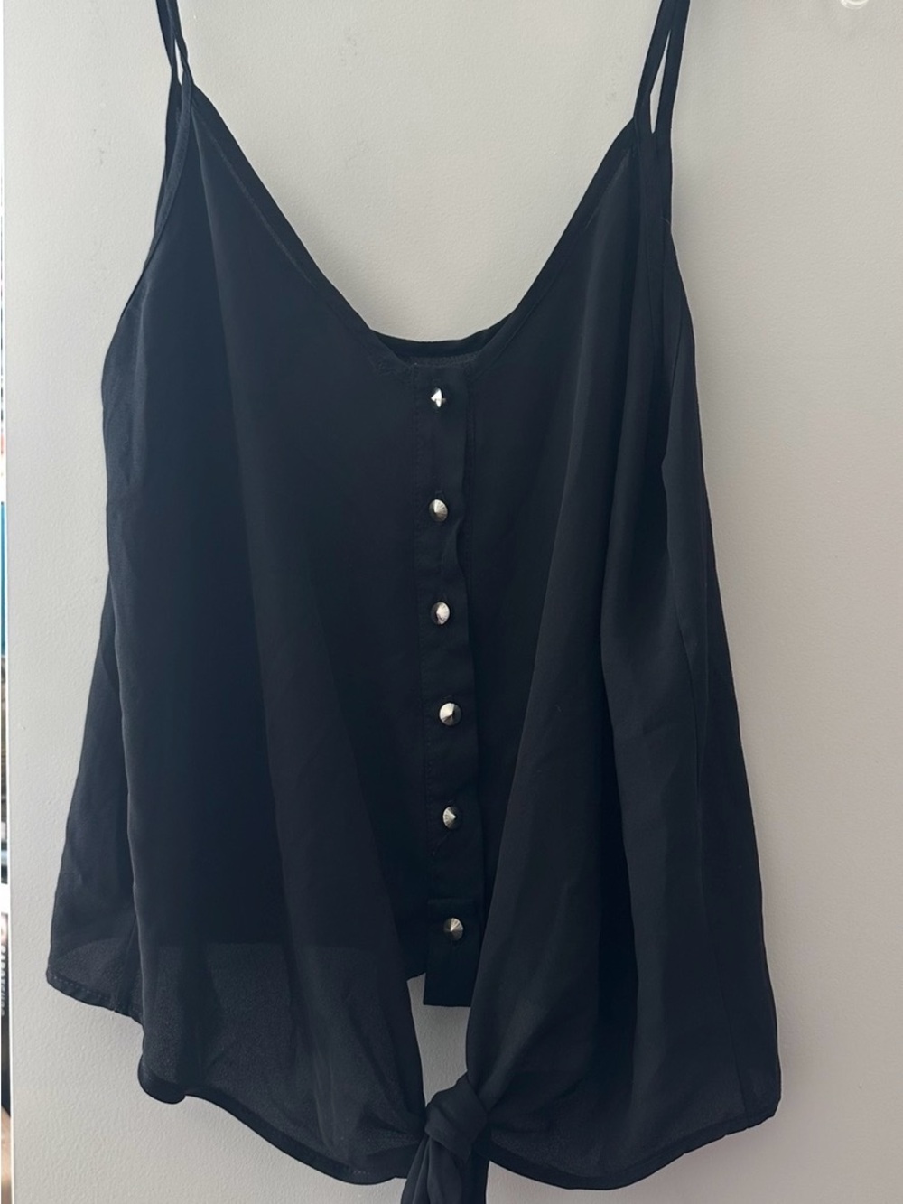 Windsor Black Button-Front Tie Hem Sleeveless Top